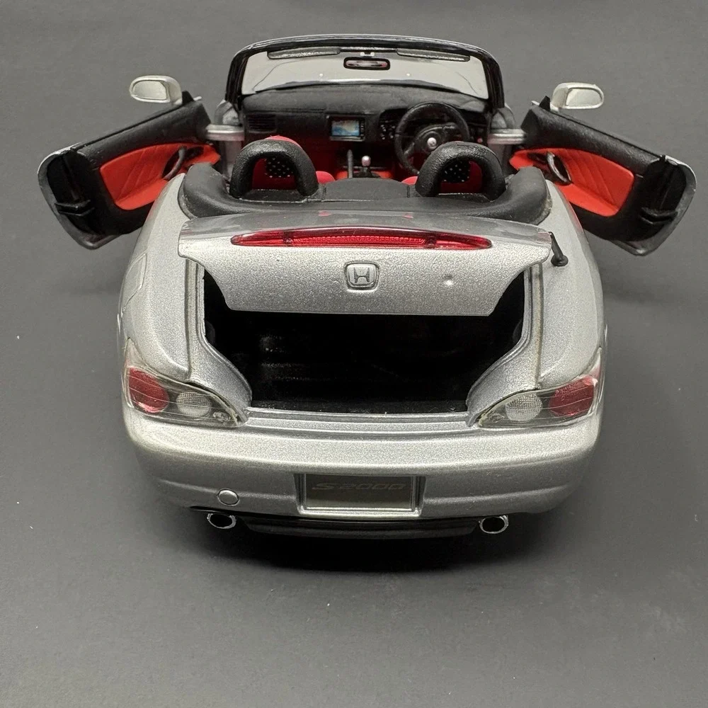 Honda S2000 RHD Right Hand Drive 1:18 Diecast Model Car Silver Opening Parts